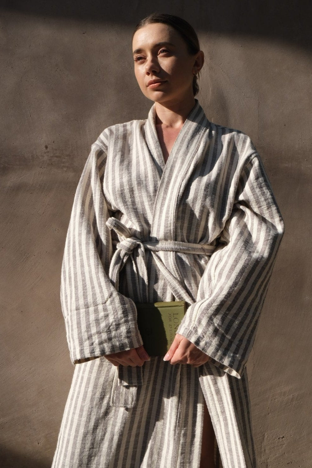 Robe Striped Grey