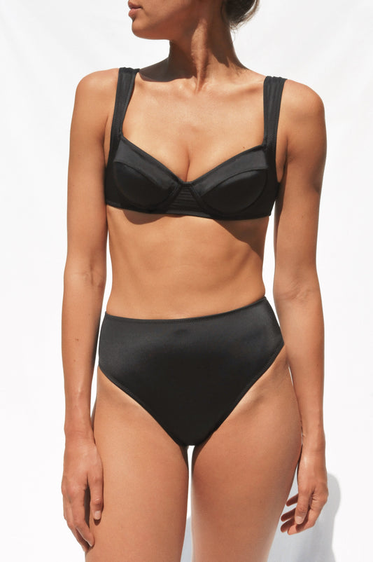 Harmonia Black