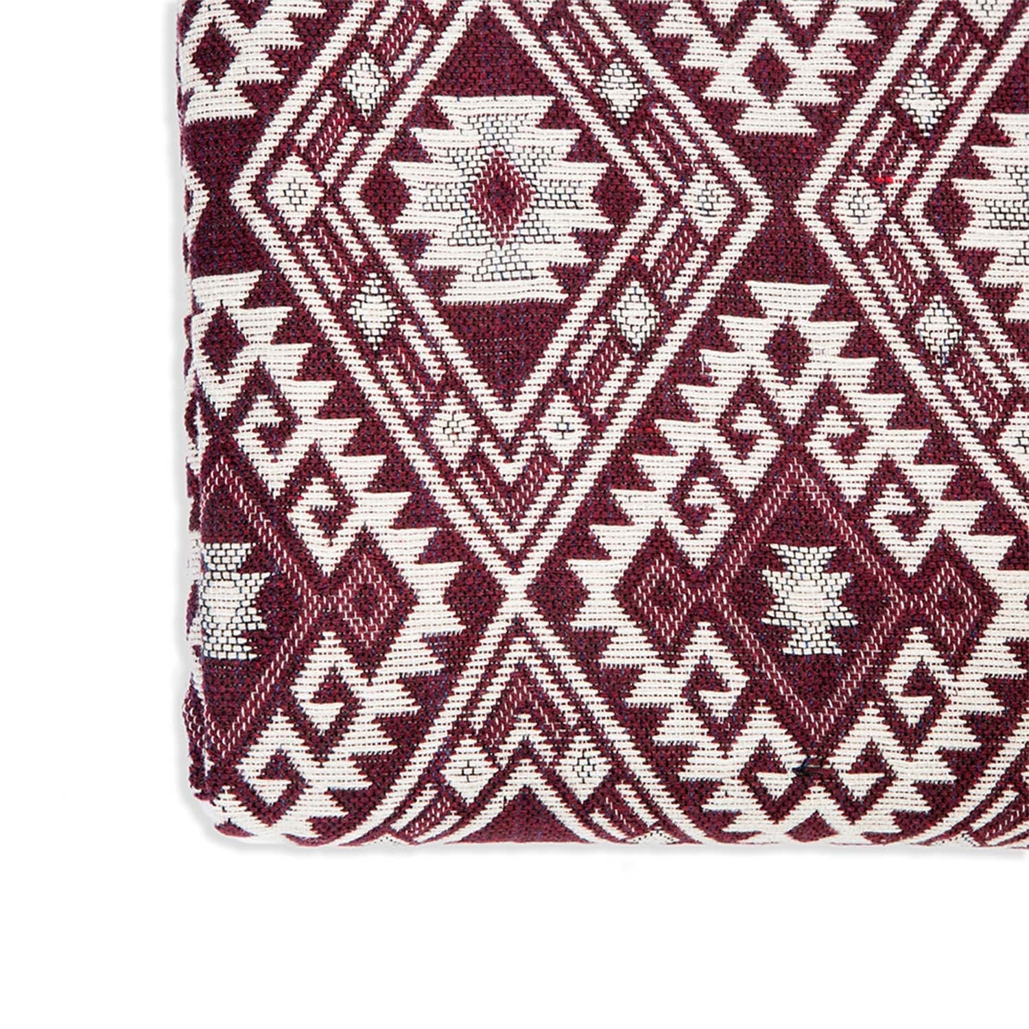 uttu burgundy detail shot